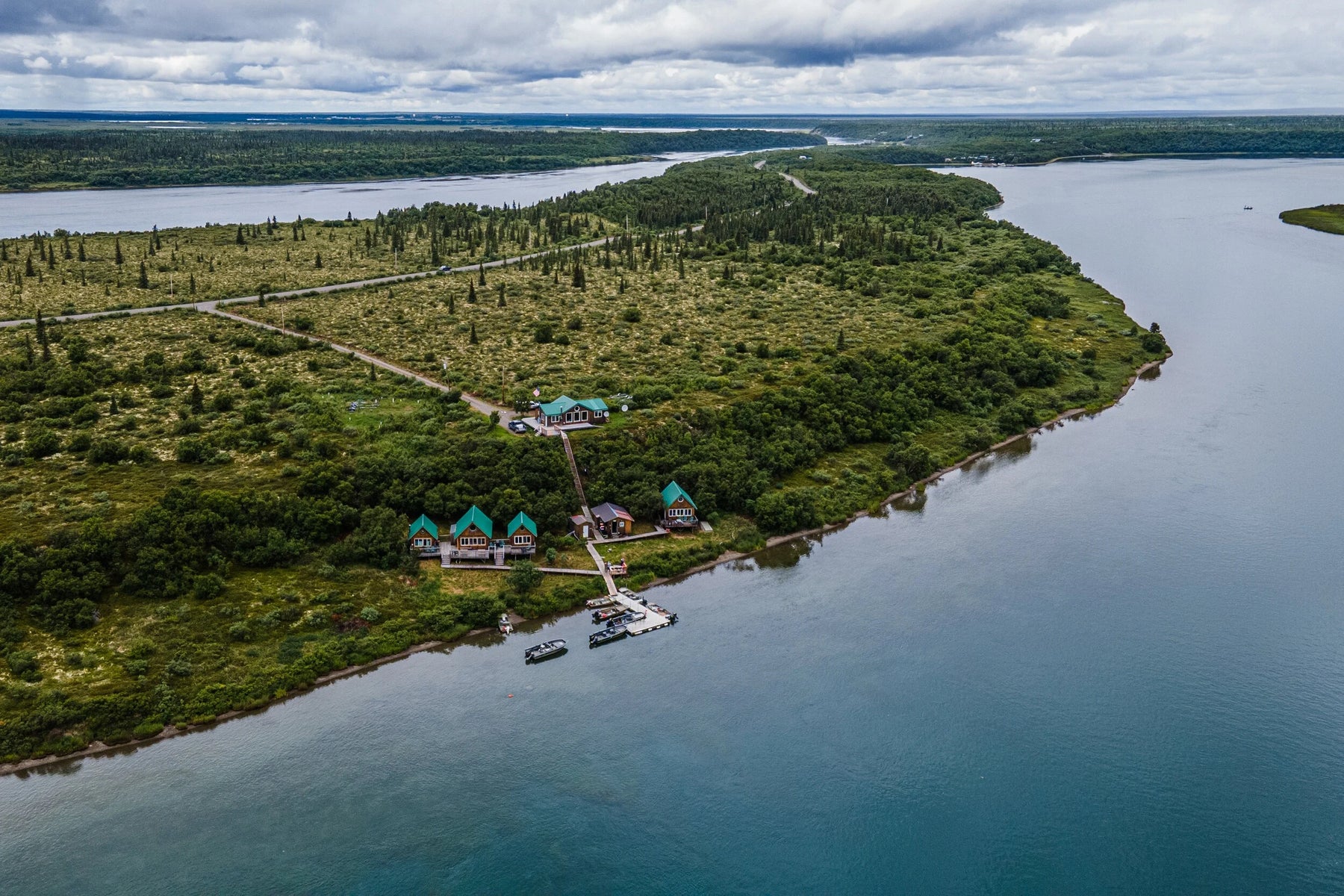 articles/alaska-king-salmon-lodge-naknek-aerial.webp